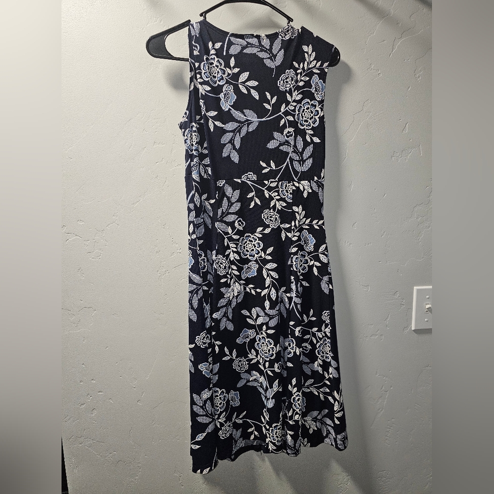Women's Navy Floral Dress - 6
